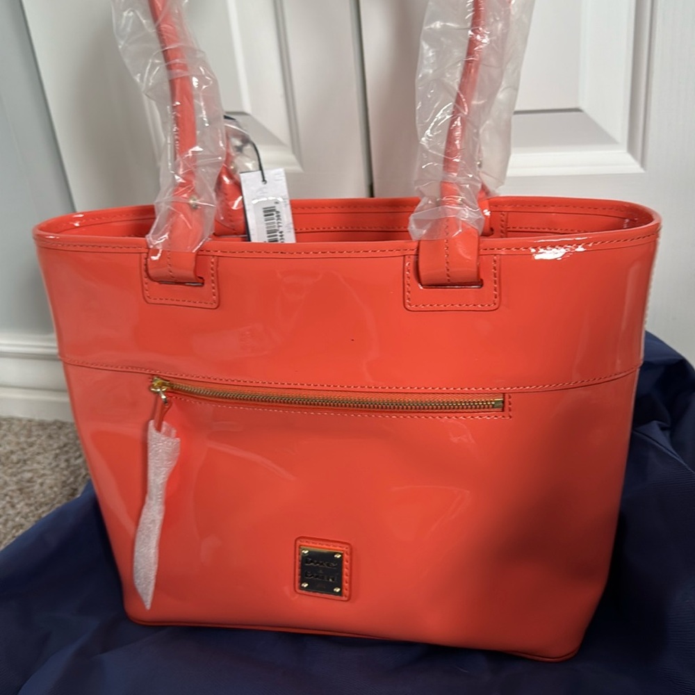 Dooney and Bourke zip bag